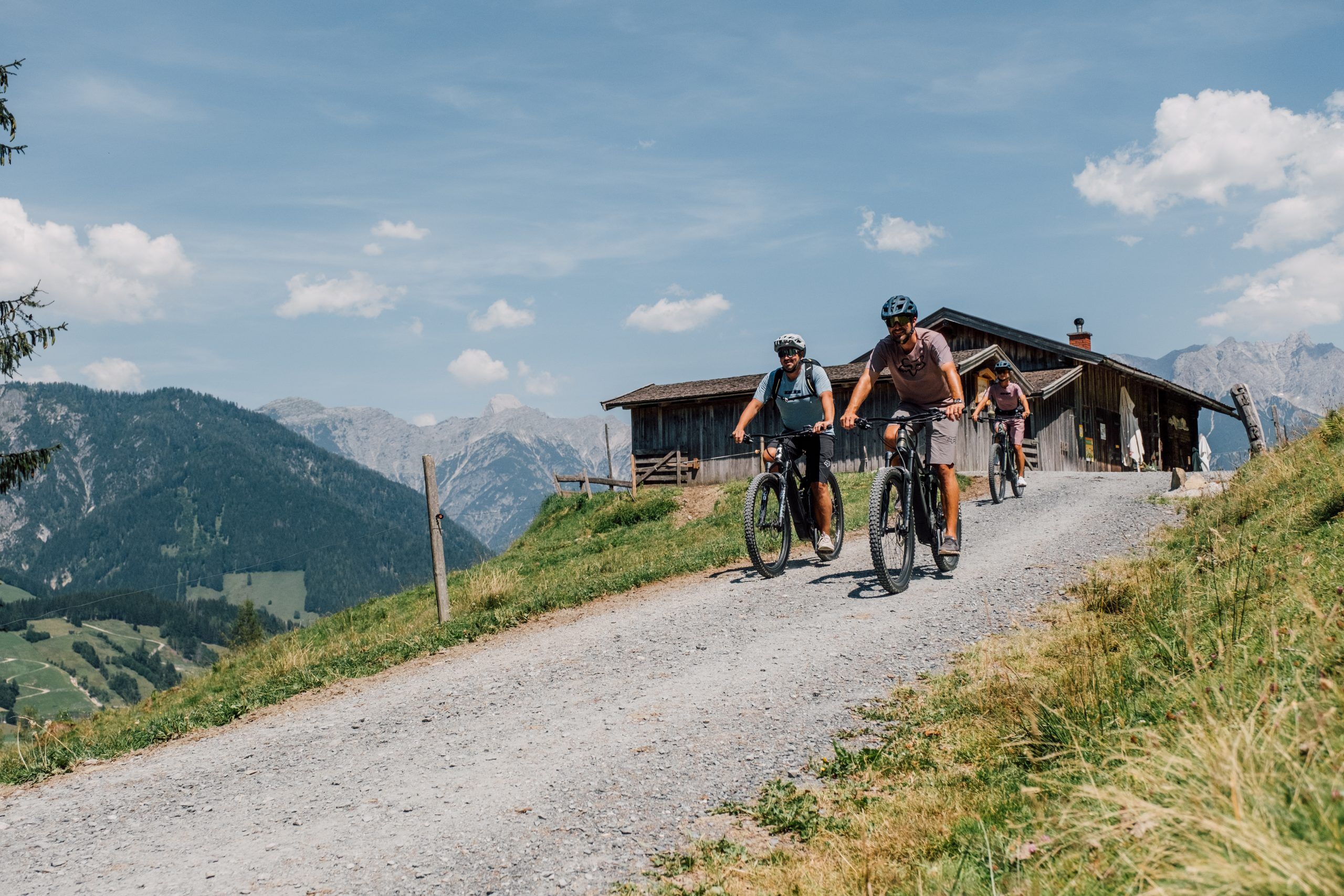 E-Bike-Genusstour-c-SalzburgerLand-Tourismus-57-scaled.jpg